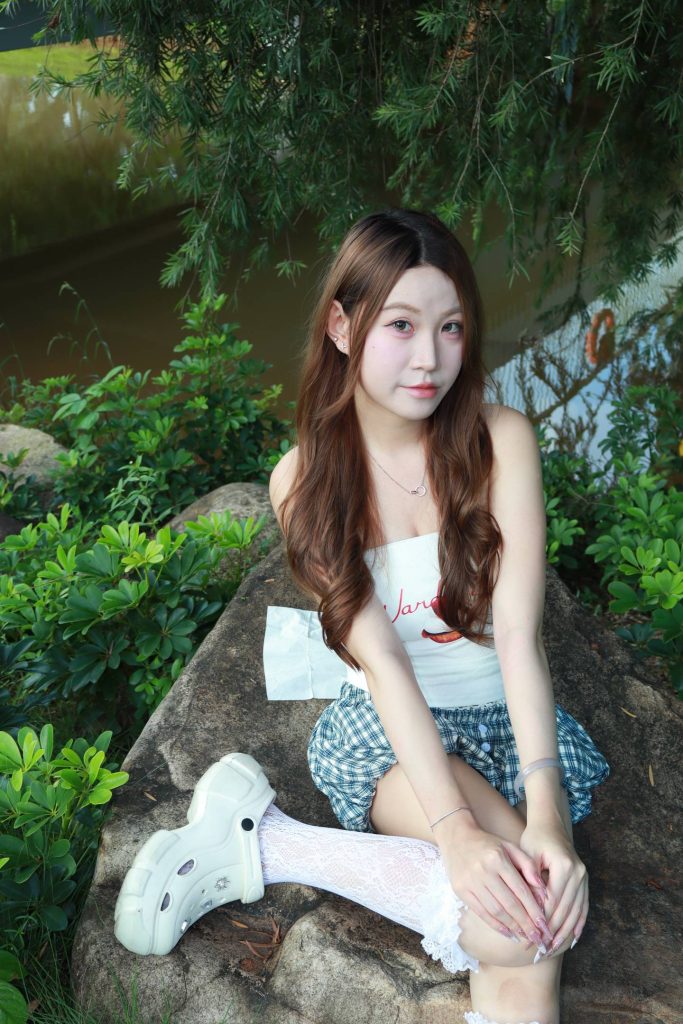 个人摄影师原创约拍 11号作品 洞洞鞋船袜 [346P-54V-5.9G]-图屿X