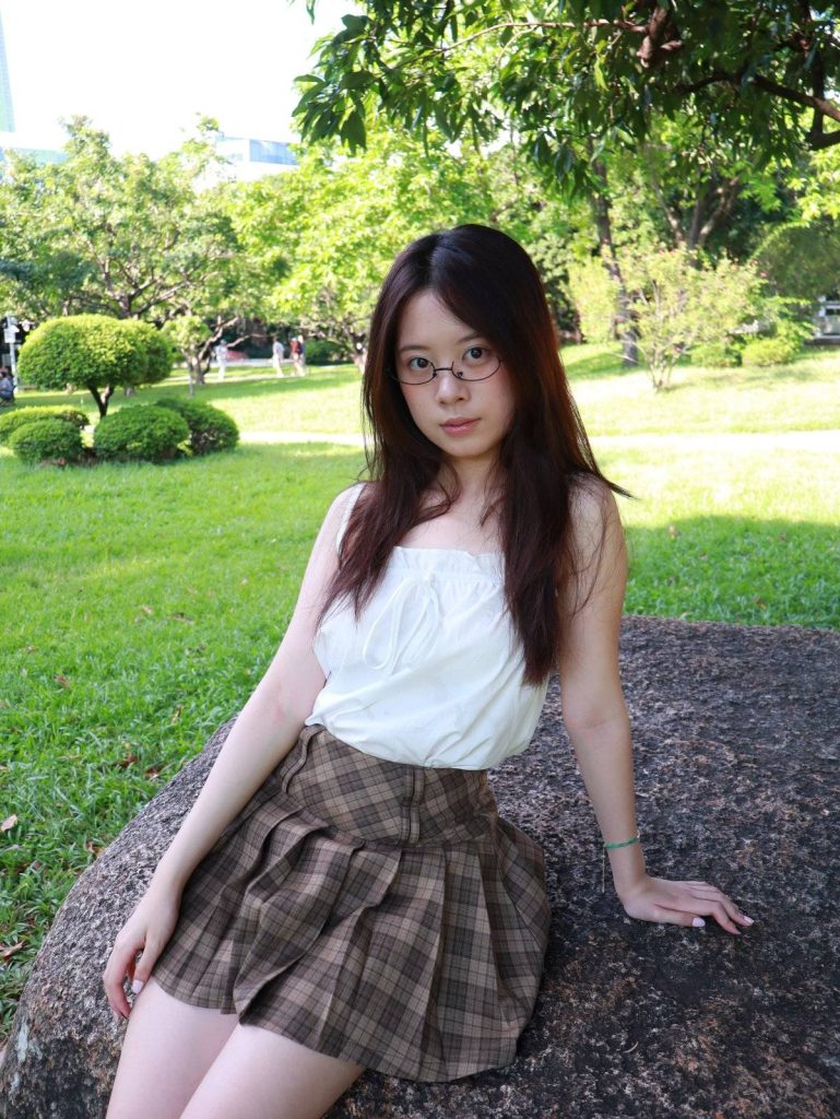 个人摄影师原创约拍 13号作品 半框眼镜高颜值小妹 [296P-52V-4.5G]-图屿X