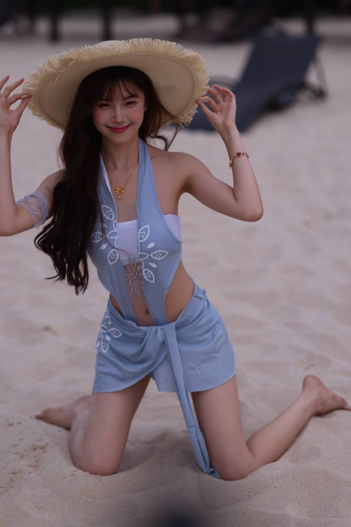 抖音百万粉车模-克罗拉海滩写真3套合集 [367P-5.3G]-图屿X