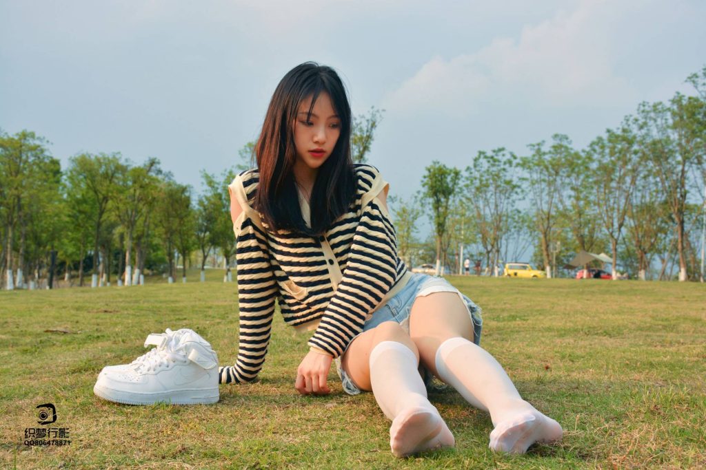 织梦映像 草地白丝 [70P-1V-2.3GB]-图屿X