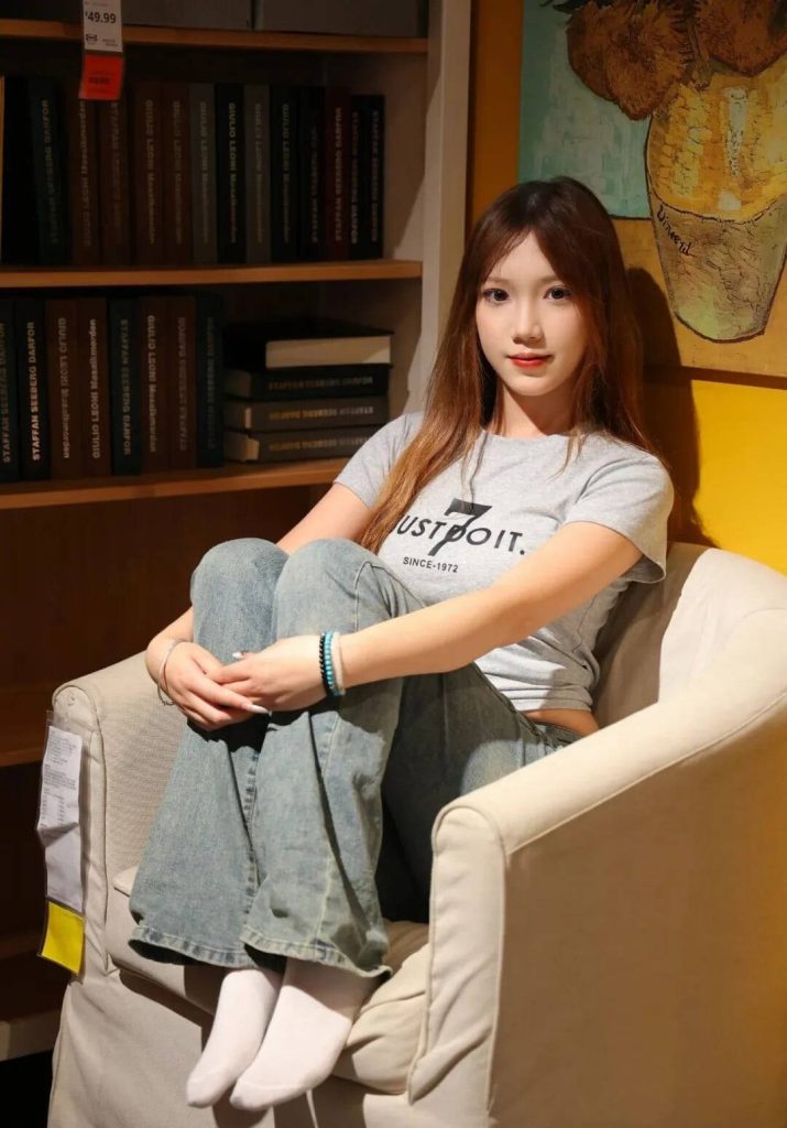 织梦映像 镜映芳华-货架之间藏俏影 完整版 [300P/1V/7.75G]-图屿X