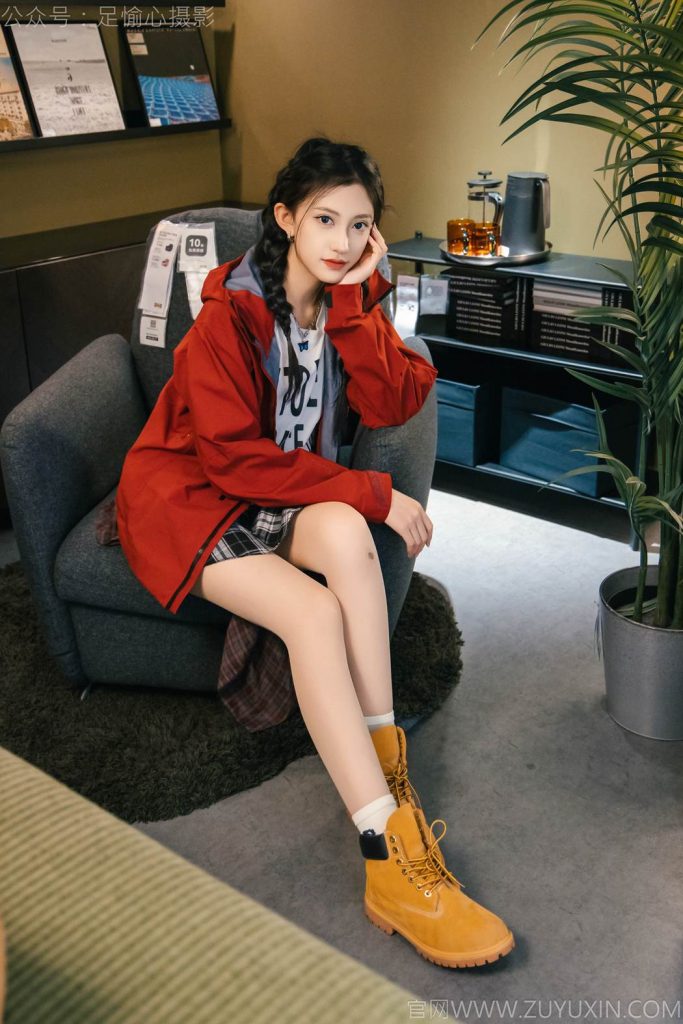 足愉心 NO.015 可乐（白T、短裙、马丁靴、肉丝色袜、白棉袜） [120P-2V-12.8G]-图屿X