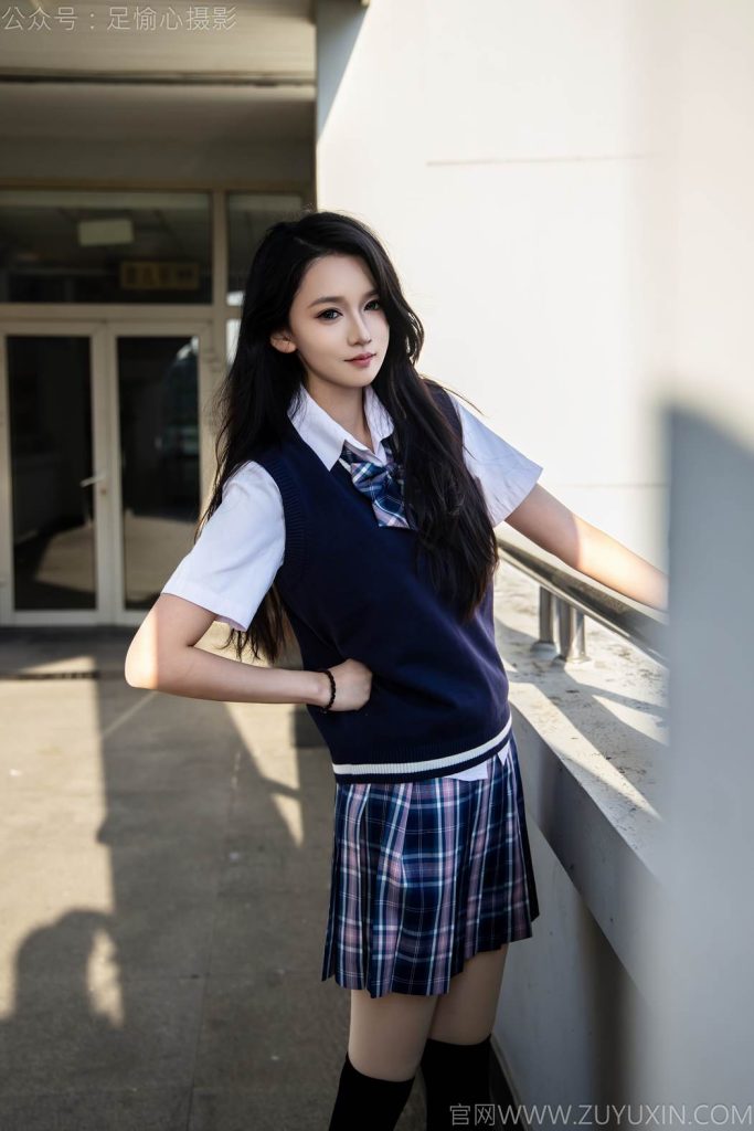 足愉心 NO.019 果酱（JK制服、小皮鞋、黑色丝袜、肉色打底裤） [109P-2V-11.0G]-图屿X