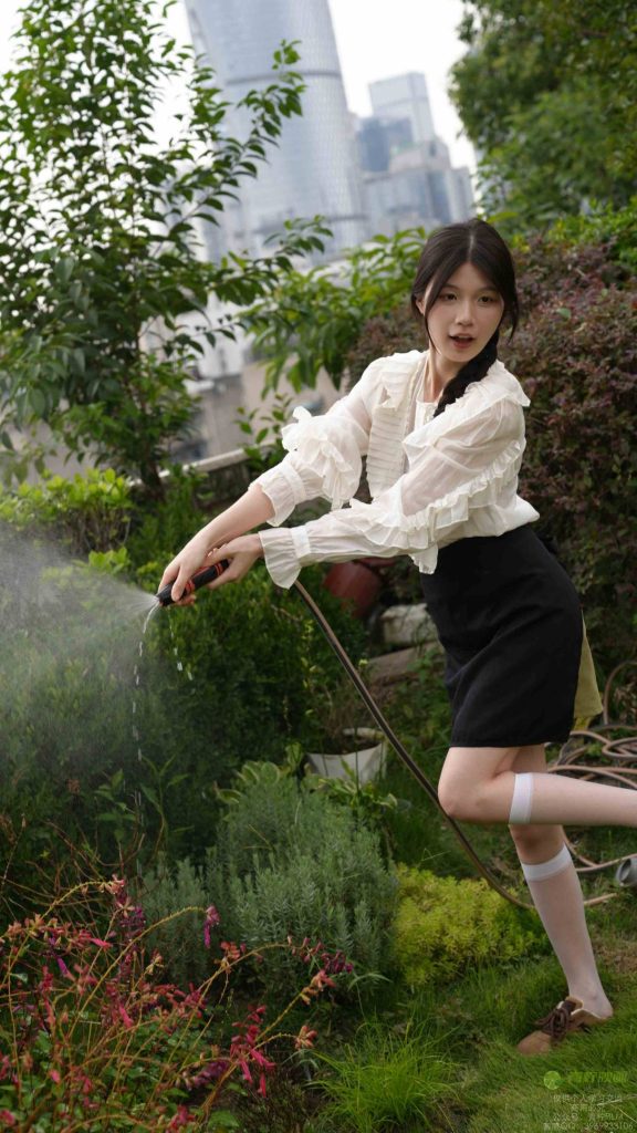 青柠映画 No.096 小小 园丁白丝素材 [169P-2V-7.4G]-图屿X