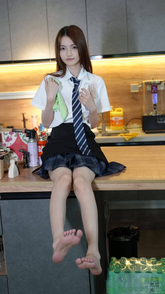 青柠映画 No.107 叶子 JK服务员素材 [108P-2V-4.4G]-图屿X