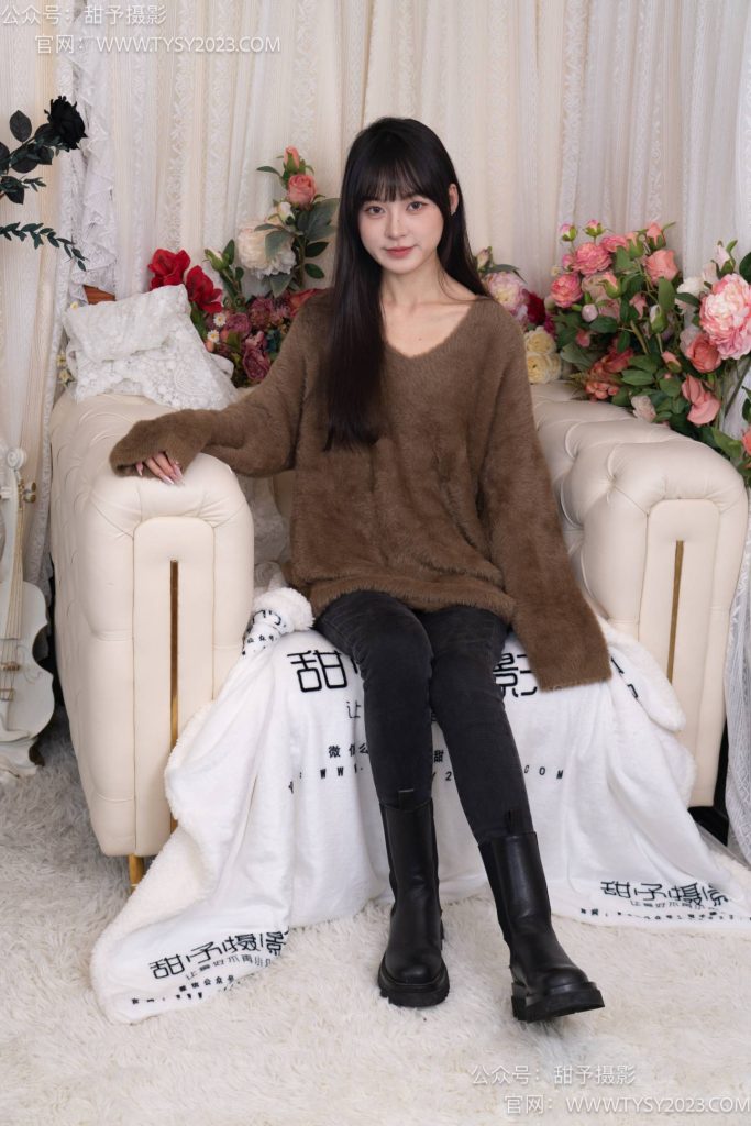 甜予摄影 NO.010 小离-靴子、白棉袜、裸足 [130P-2V-9.8GB]-图屿X