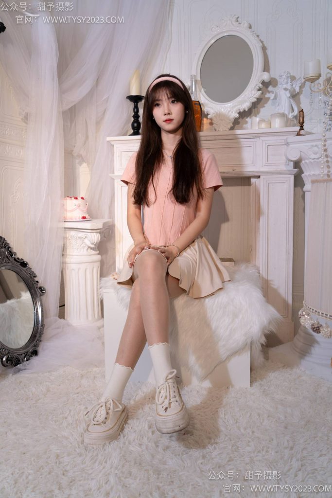 甜予摄影 NO.015 璇璇-帆布鞋、白棉袜、肉丝 [143P-1V-8.1GB]-图屿X