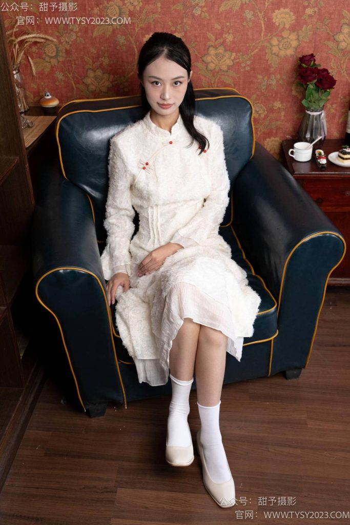 甜予摄影 NO.029 肉肉-高跟鞋、白棉袜、裸足 [127P-2V-10.1GB]-图屿X