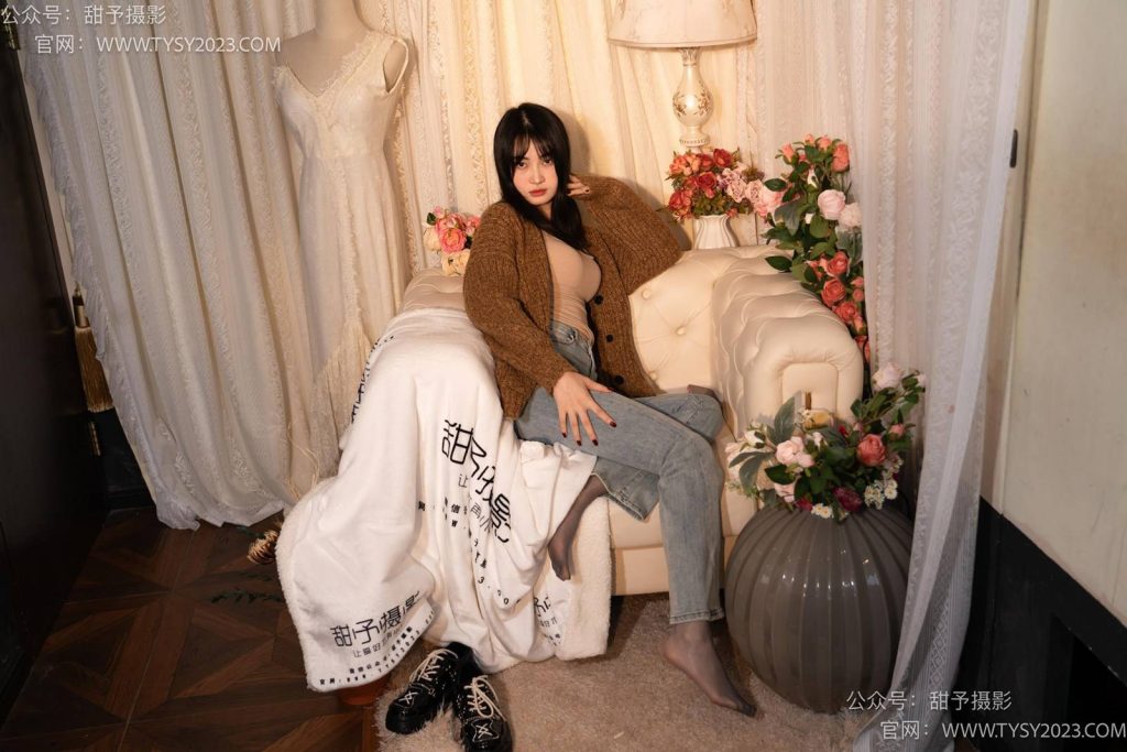 甜予摄影 NO.031 小野-皮鞋、白棉袜、油量灰丝 [129P-2V-9.8GB]-图屿X