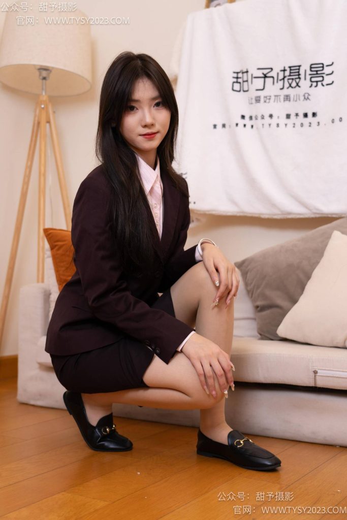 甜予摄影 NO.033 璇璇-银行制服、皮鞋、肉丝 [124P-2V-9.6GB]-图屿X