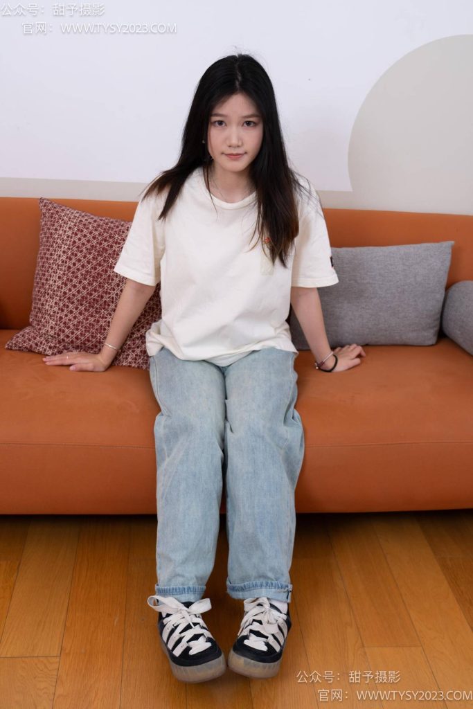 甜予摄影 NO.043 松松-帆布鞋、白棉袜、裸足 [118P-2V-9.6GB]-图屿X