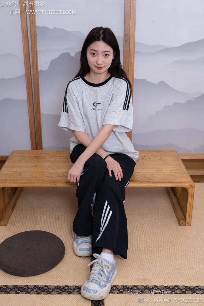 甜予摄影 NO.045 雪梨-帆布鞋、白棉袜、裸足 [130P-2V-10.3GB]-图屿X