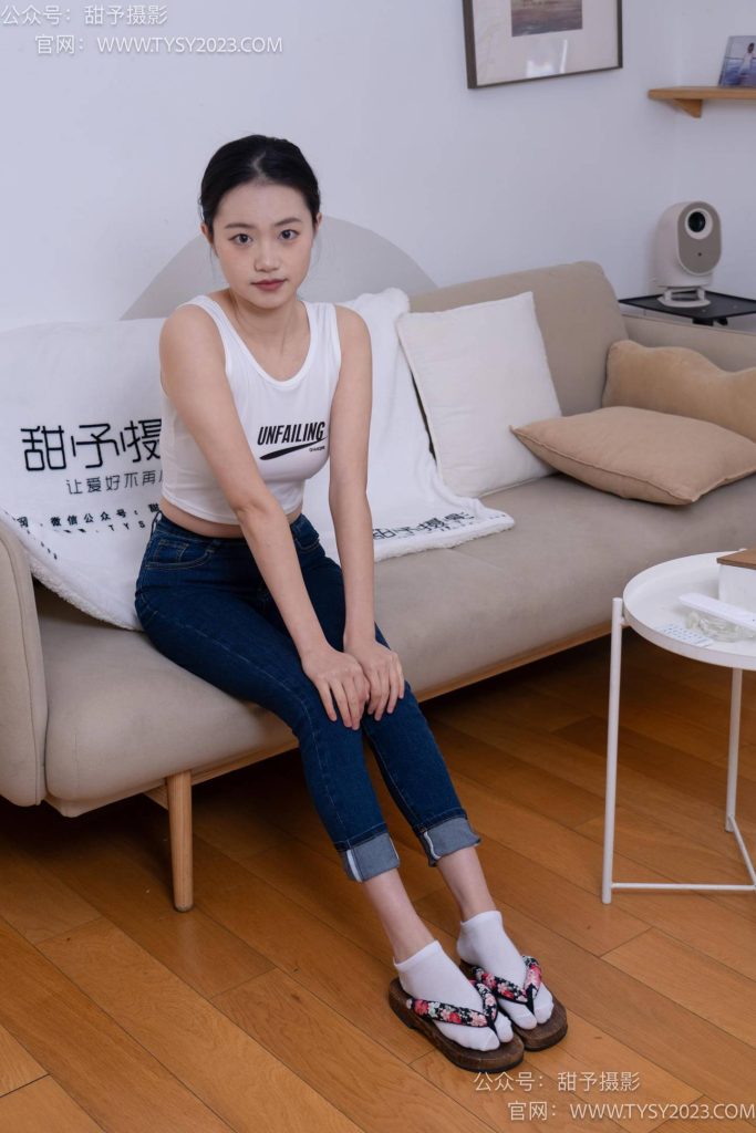 甜予摄影 NO.069 齐齐-短靴、人字拖、短白棉袜、长白棉袜、裸足 [167P-2V-11.4GB]-图屿X