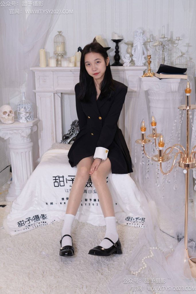 甜予摄影 NO.075 小桃-皮鞋、白棉袜、肉丝（脚尖加固款） [129P-2V-9.7GB]-图屿X
