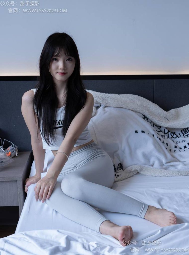 甜予摄影 NO.104 璇璇-帆布鞋、白棉袜、裸足、小人国剧情 [134P-2V-10.2GB]-图屿X