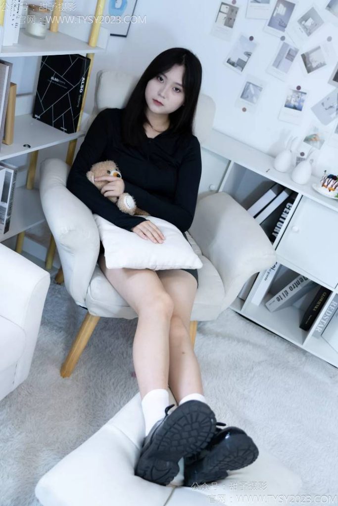 甜予摄影 NO.118 土豆 皮鞋、白棉袜、裸足 [121P-2V-10.1GB]-图屿X