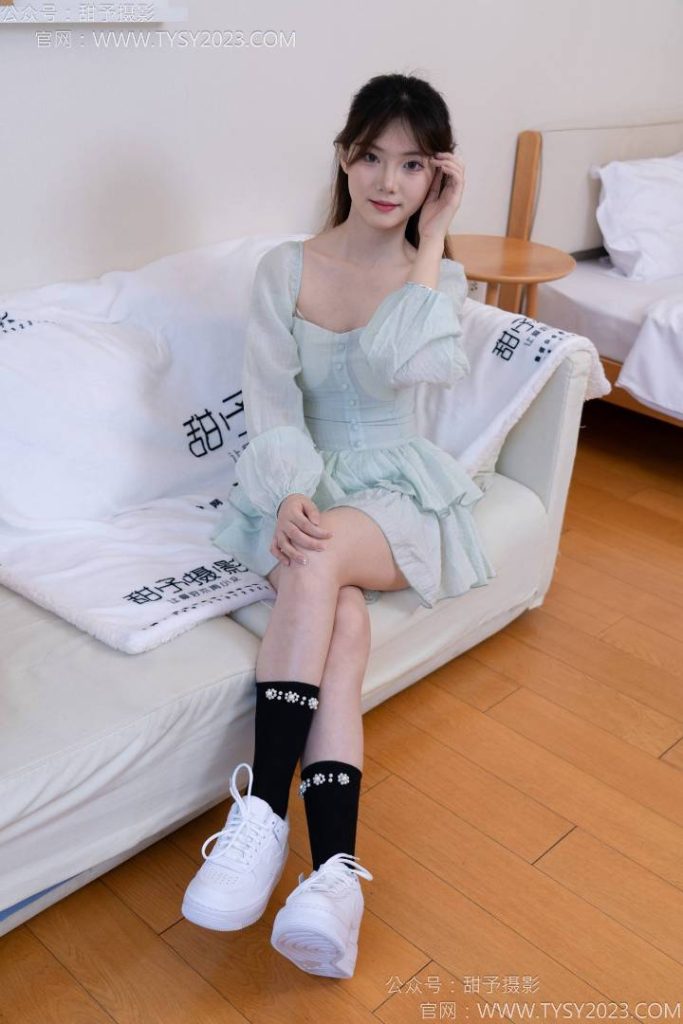 甜予摄影 NO.136 璇璇-板鞋、黑棉袜 [203P-2V-12.6GB]-图屿X