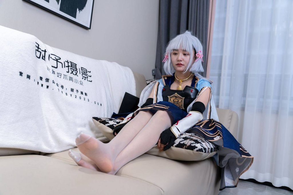 甜予摄影 NO.141 澜澜-cos服人字拖、白丝、裸足、挠脚心剧情 [134P-3V-12.6GB]-图屿X