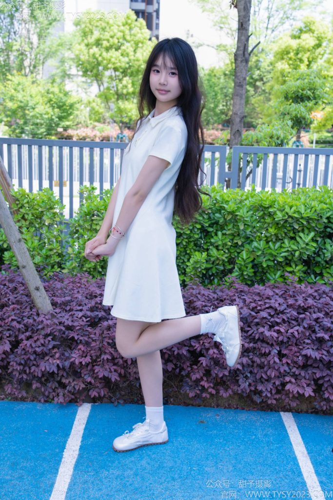 甜予摄影 NO.199 小橙子 板鞋、白棉袜、裸足 [131P-2V-9.3GB]-图屿X