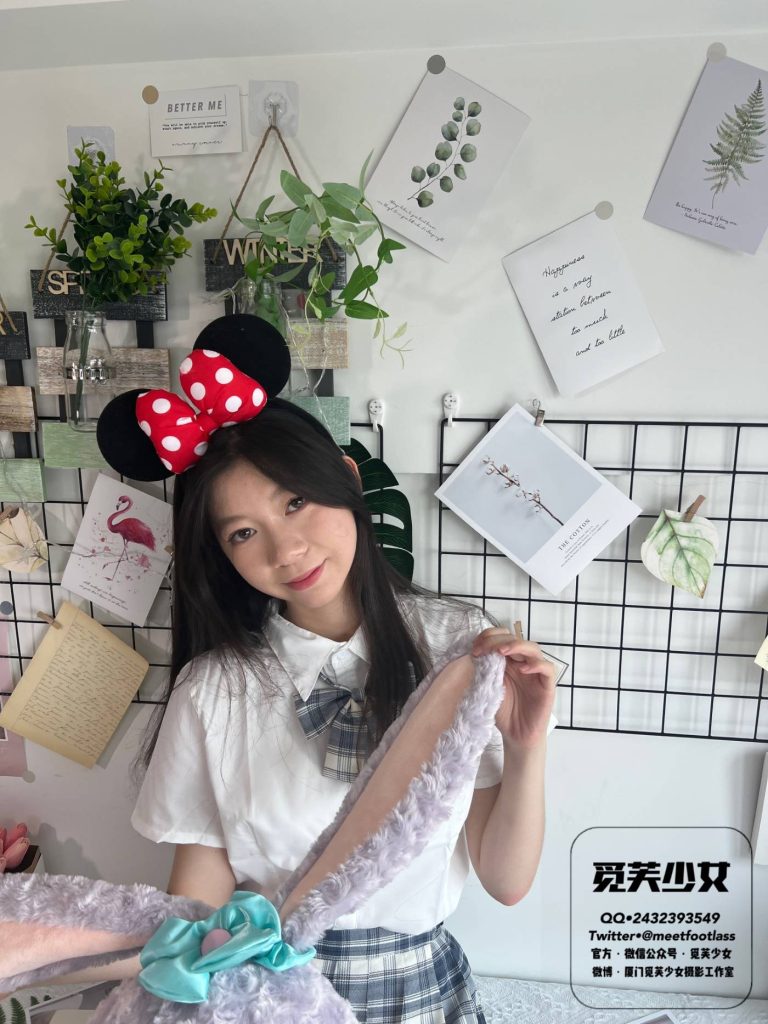 觅芙少女 NO.003 心心 风中摇曳的JK制服与18岁的青春一起绽放 [151P-3V-7.1GB]-图屿X