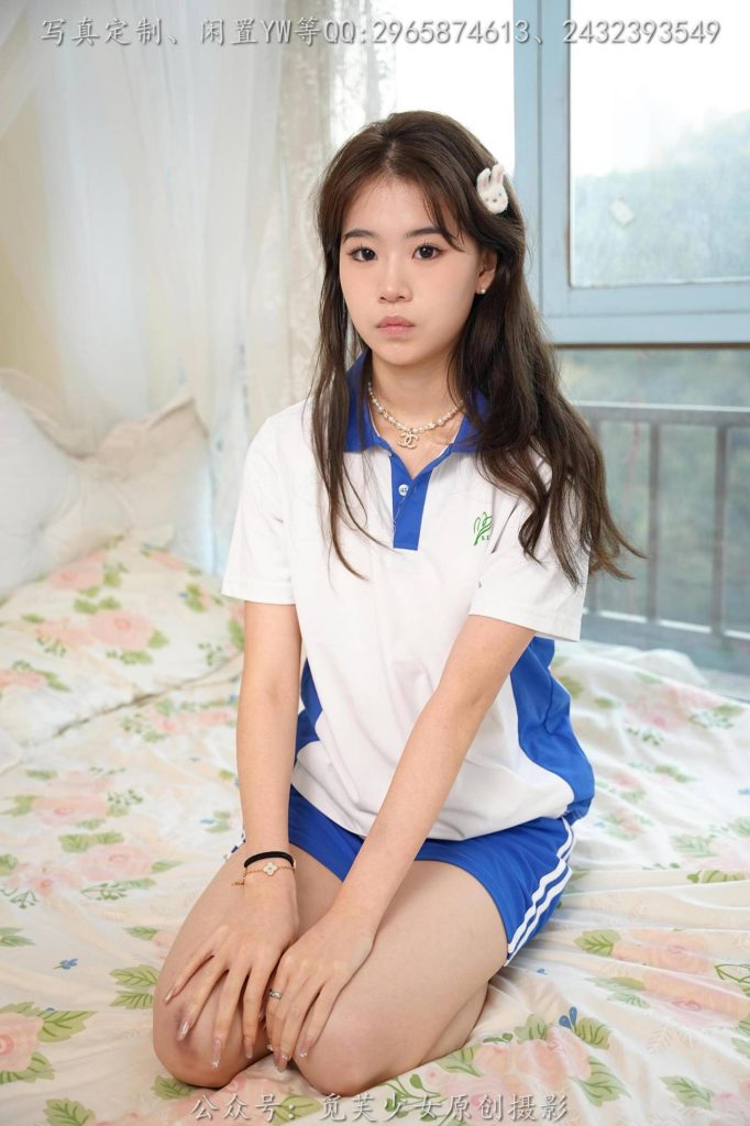 觅芙少女 NO.136 依依 还有半年就不是穿校服的年纪了 [127P-1V-1.7GB]-图屿X