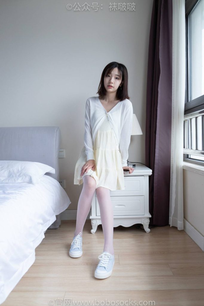 BoBoSocks袜啵啵 NO.005 小甜豆-帆布鞋、薄白丝 [133P-1V-3.1GB]-图屿X