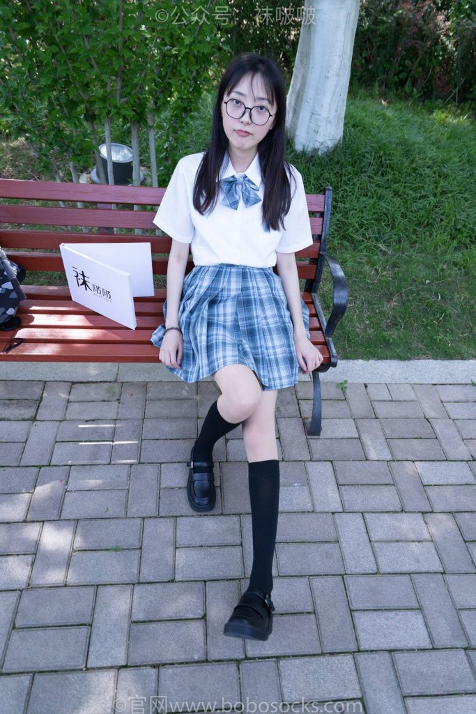 BoBoSocks袜啵啵 NO.007 稚予-JK制服、皮鞋、黑色中筒棉袜、肉丝 [143P-1V-3.5GB]-图屿X