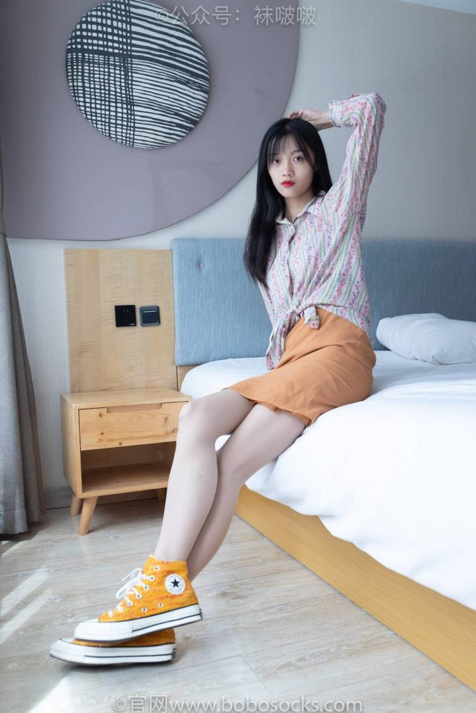 BoBoSocks袜啵啵 NO.008 涵涵-帆布鞋、白色短棉袜、肉丝 [139P-1V-3.9GB]-图屿X