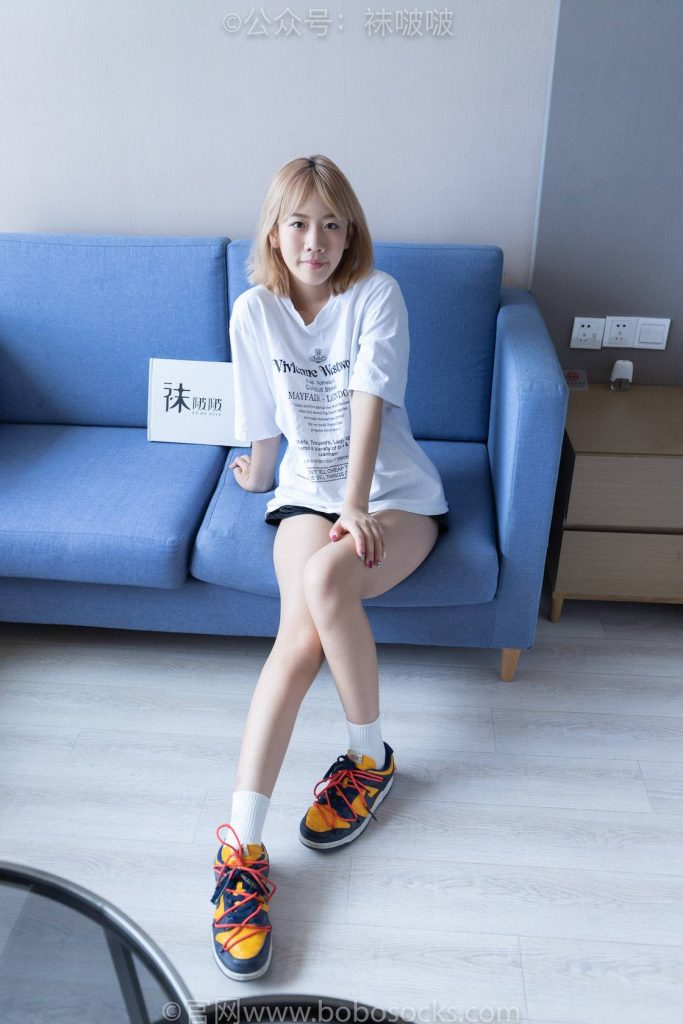 BoBoSocks袜啵啵 NO.009 果冻-耐克板鞋、白棉袜、裸足 [130P-1V-5.9GB]-图屿X