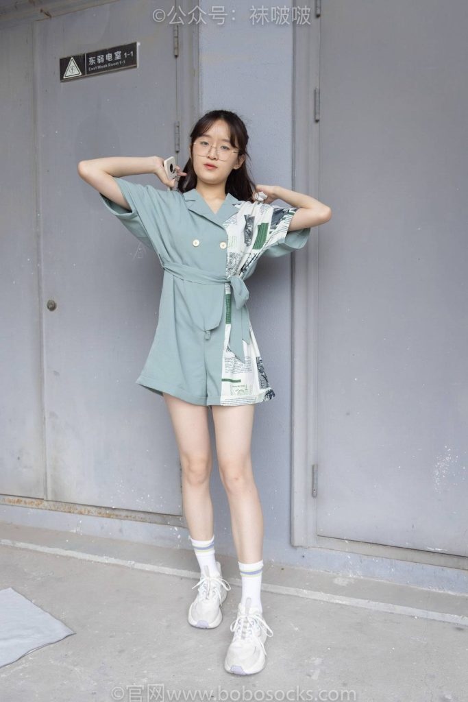 BoBoSocks袜啵啵 NO.025 熊熊-安踏运动鞋、白色棉袜（踩脏）、裸足 [146P-1V-5.2GB]-图屿X