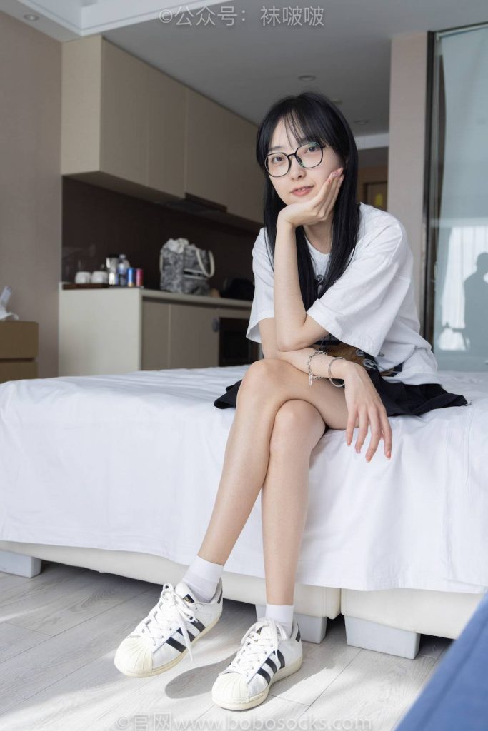 BoBoSocks袜啵啵 NO.033 稚予-贝壳头、天鹅绒黑袜、天鹅绒白袜 [154P-1V-6.1GB]-图屿X