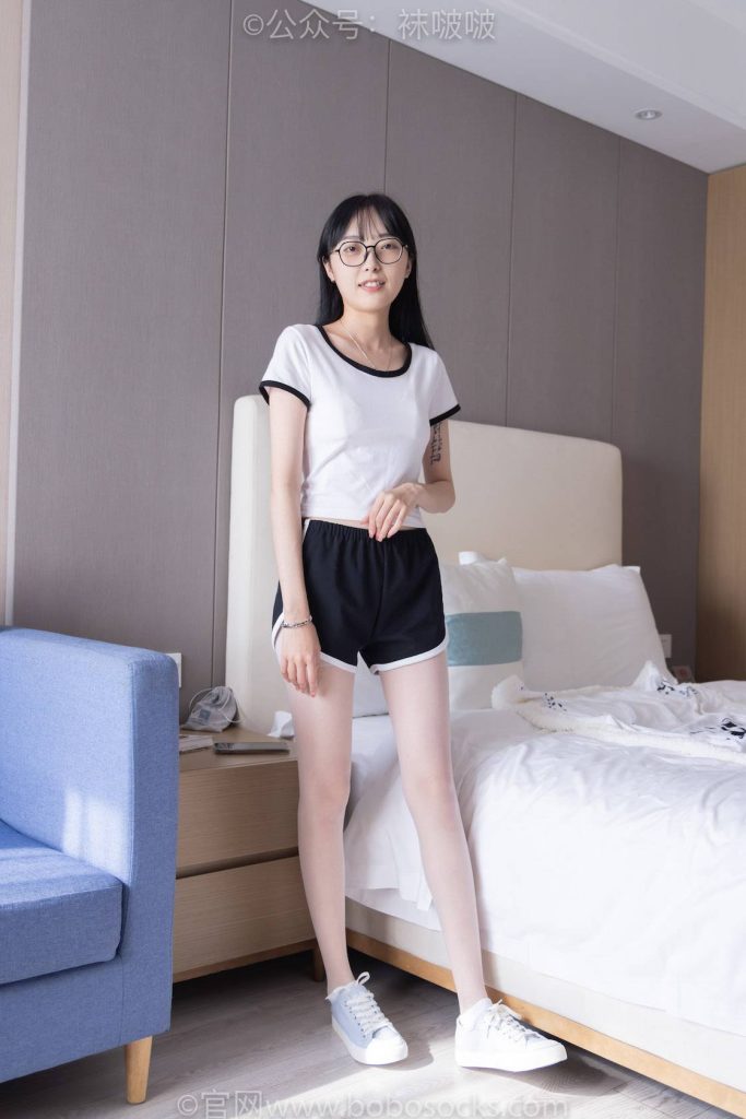 BoBoSocks袜啵啵 NO.037 稚予-帆布鞋、短白棉袜、白丝 [136P-1V-6.5GB]-图屿X