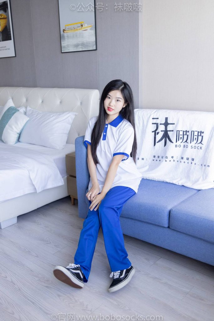 BoBoSocks袜啵啵 NO.039 小奶熊-校服、vans帆布鞋、短白棉袜、裸足 [154P-1V-7.0GB]-图屿X