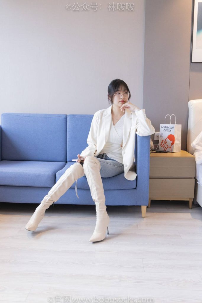 BoBoSocks袜啵啵 NO.050 小甜豆 高跟长靴、白棉袜 [175P-1V-8.0GB]-图屿X