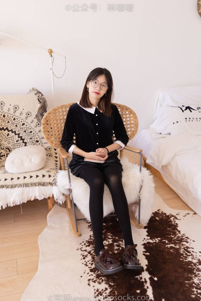 BoBoSocks袜啵啵 NO.053 小甜豆-皮鞋、厚黑丝、黑色蕾丝船袜 [143P-1V-7.9GB]-图屿X