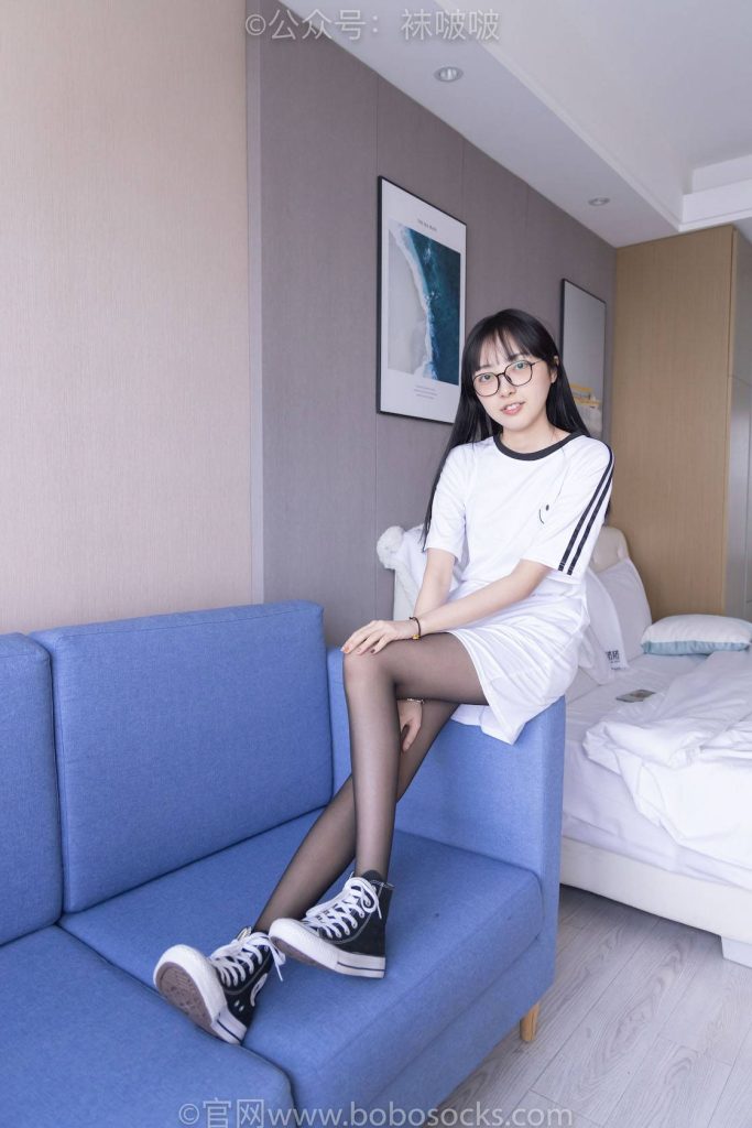 BoBoSocks袜啵啵 NO.067 稚予-匡威帆布鞋、黑丝 [125P-1V-4.8GB]-图屿X