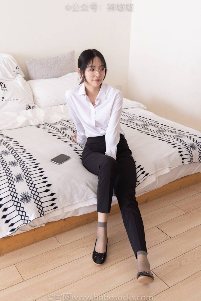 BoBoSocks袜啵啵 NO.085 小甜豆-平底鞋、短灰丝、短肉丝 [140P-1V-6.7GB]-图屿X