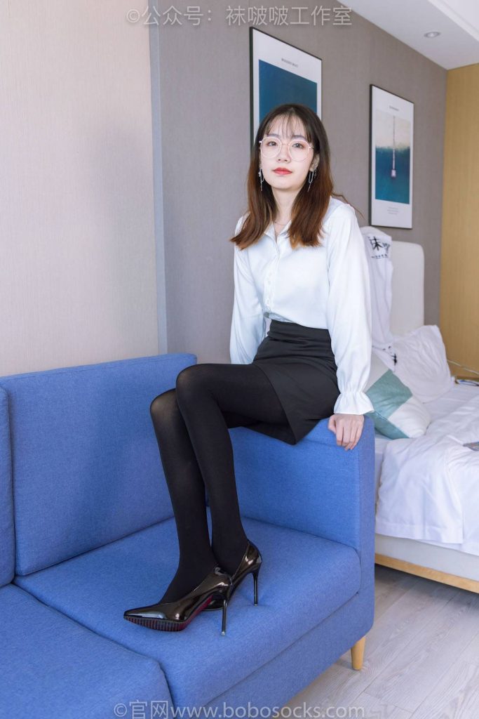 BoBoSocks袜啵啵 NO.090 小甜豆-高跟鞋、厚黑丝 [140P-1V-6.6GB]-图屿X