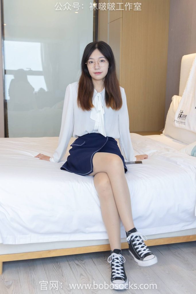 BoBoSocks袜啵啵 NO.114 小甜豆-高跟鞋、帆布鞋、肉丝、厚黑丝 [175P-1V-7.5GB]-图屿X