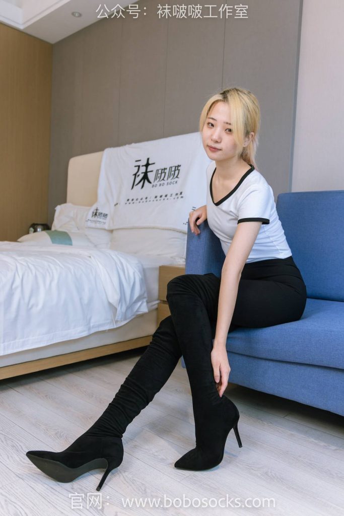 BoBoSocks袜啵啵 NO.122 小淳-高跟长靴、白棉袜 [149P-1V-6.2GB]-图屿X