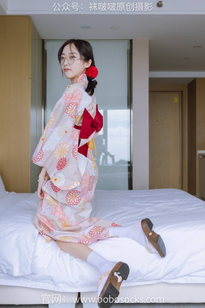 BoBoSocks袜啵啵 NO.137 稚予-木屐、分指白棉袜、裸足、和风浴衣 [170P-1V-6.0GB]-图屿X
