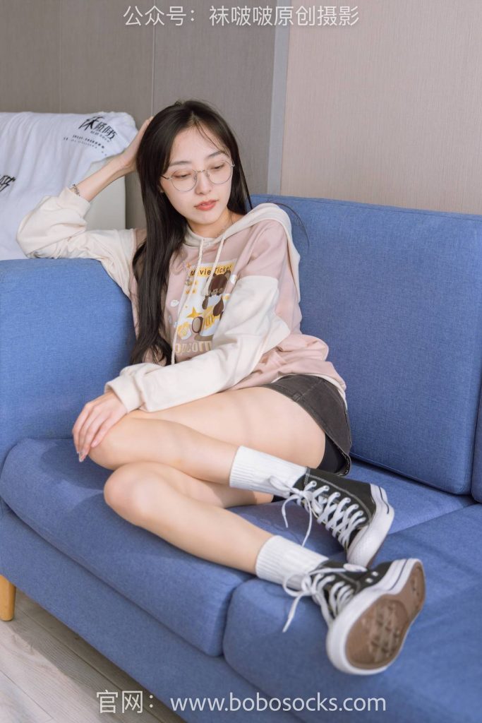 BoBoSocks袜啵啵 NO.143 稚予-匡威板鞋、vans帆布鞋、两双白棉袜 [166P-1V-6.2GB]-图屿X