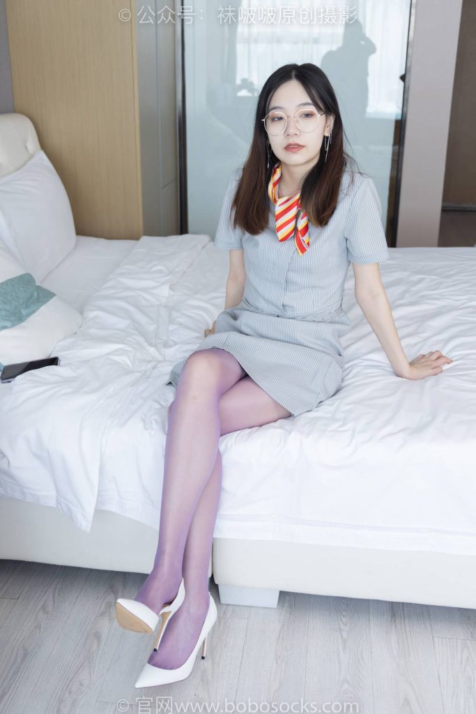 BoBoSocks袜啵啵 NO.205 小甜豆-白色高跟鞋、紫色油亮丝袜 [140P-1V-5.6GB]-图屿X