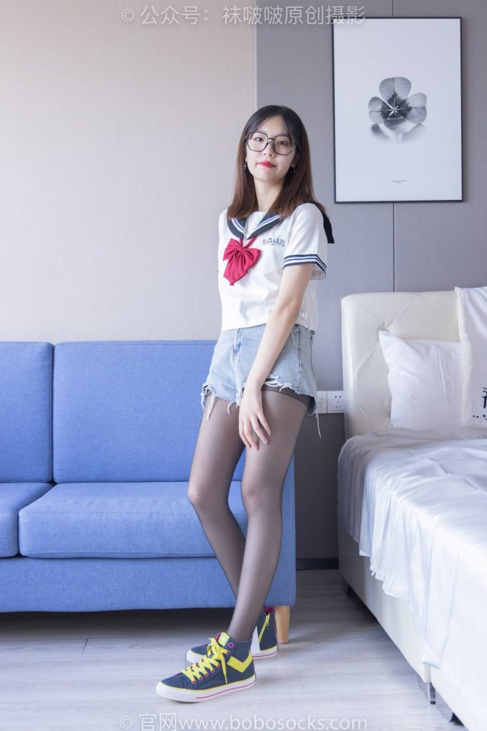 BoBoSocks袜啵啵 NO.215 小甜豆-三双帆布鞋板鞋、厚白丝、黑丝 [144P-1V-6.5GB]-图屿X