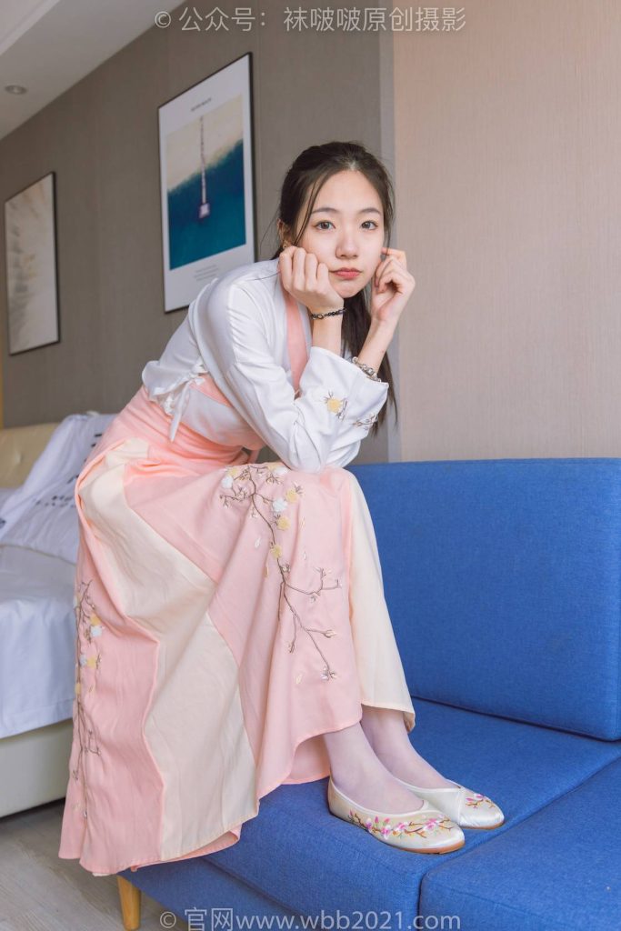 BoBoSocks袜啵啵 NO.311 小甜豆-布鞋、白丝、裸足、古装（花絮版） [140P-1V-5.8GB]-图屿X