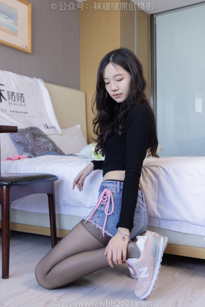 BoBoSocks袜啵啵 NO.317 小甜豆-运动鞋、牛仔裤、棉袜、黑丝裤里丝 [140P-1V-6.4GB]-图屿X