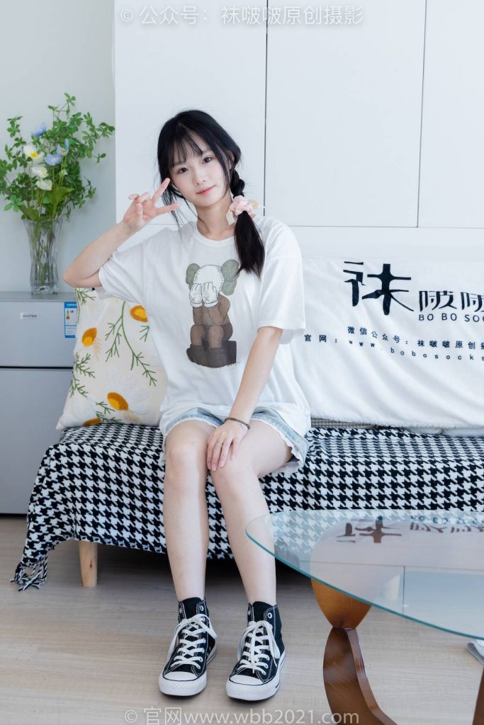 BoBoSocks袜啵啵 NO.331 甜甜圈-板鞋、白棉袜、裸足（花絮版） [144P-1V-5.7GB]-图屿X