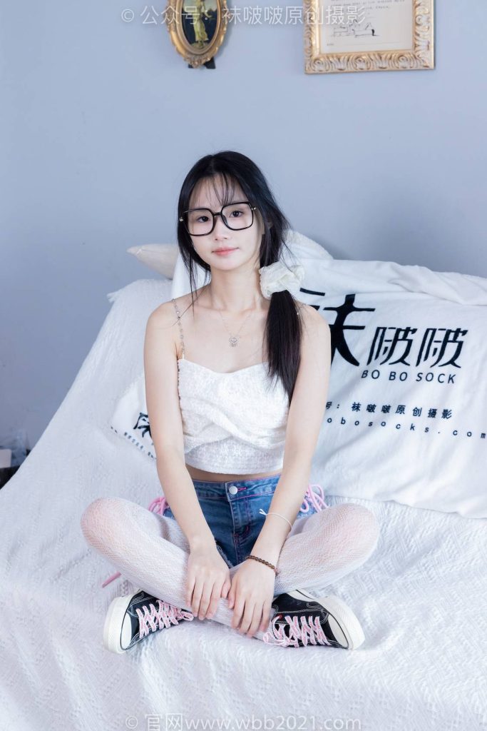 BoBoSocks袜啵啵 NO.372 甜甜圈-板鞋、白色蕾丝袜、牛仔裤、裤里丝 [140P-1V-6.3GB]-图屿X