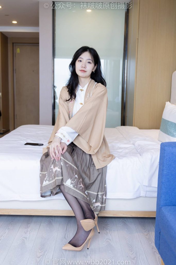 BoBoSocks袜啵啵 NO.387 小甜豆-两双高跟鞋、黑丝、肉丝（花絮版） [145P-1V-6.3GB]-图屿X