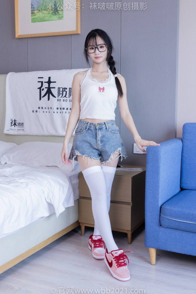 BoBoSocks袜啵啵 NO.390 甜甜圈-板鞋、厚黑丝大腿袜、厚白丝大腿袜 [148P-1V-6.2GB]-图屿X